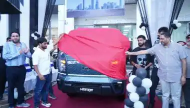 ਕਾਮੇਡੀਅਨ ਤੇ ਇੰਫਲੂਐਂਸਰ ਪਿੰਡੀ ਆਲਾ ਵੱਲੋਂ ਰਾਜ ਵਹੀਕਲਜ਼, ਜ਼ੀਰਕਪੁਰ ਵਿਖੇ ਲਾਂਚ ਕੀਤੀ ਗਈ "ਮਹਿੰਦਰਾ ਵੀਰੋ"!!